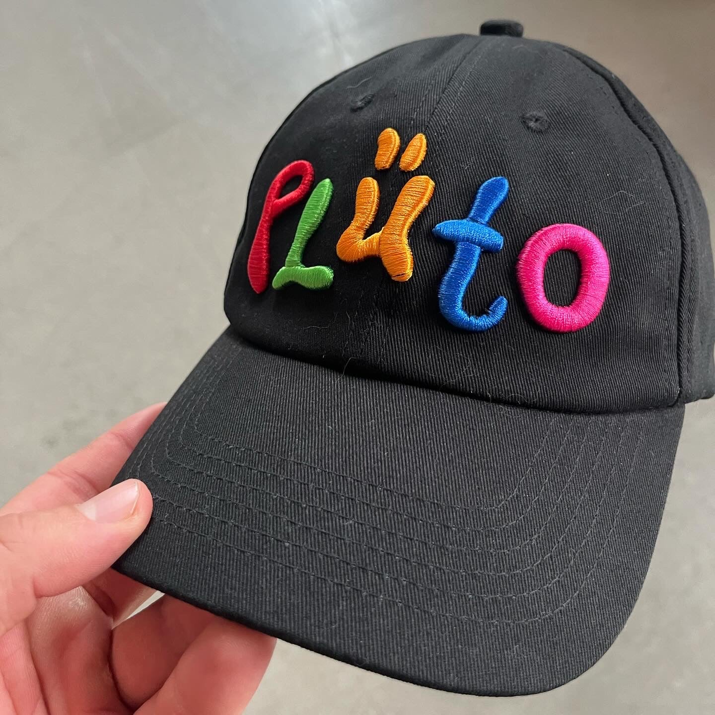 PLÜTO DAD HAT
