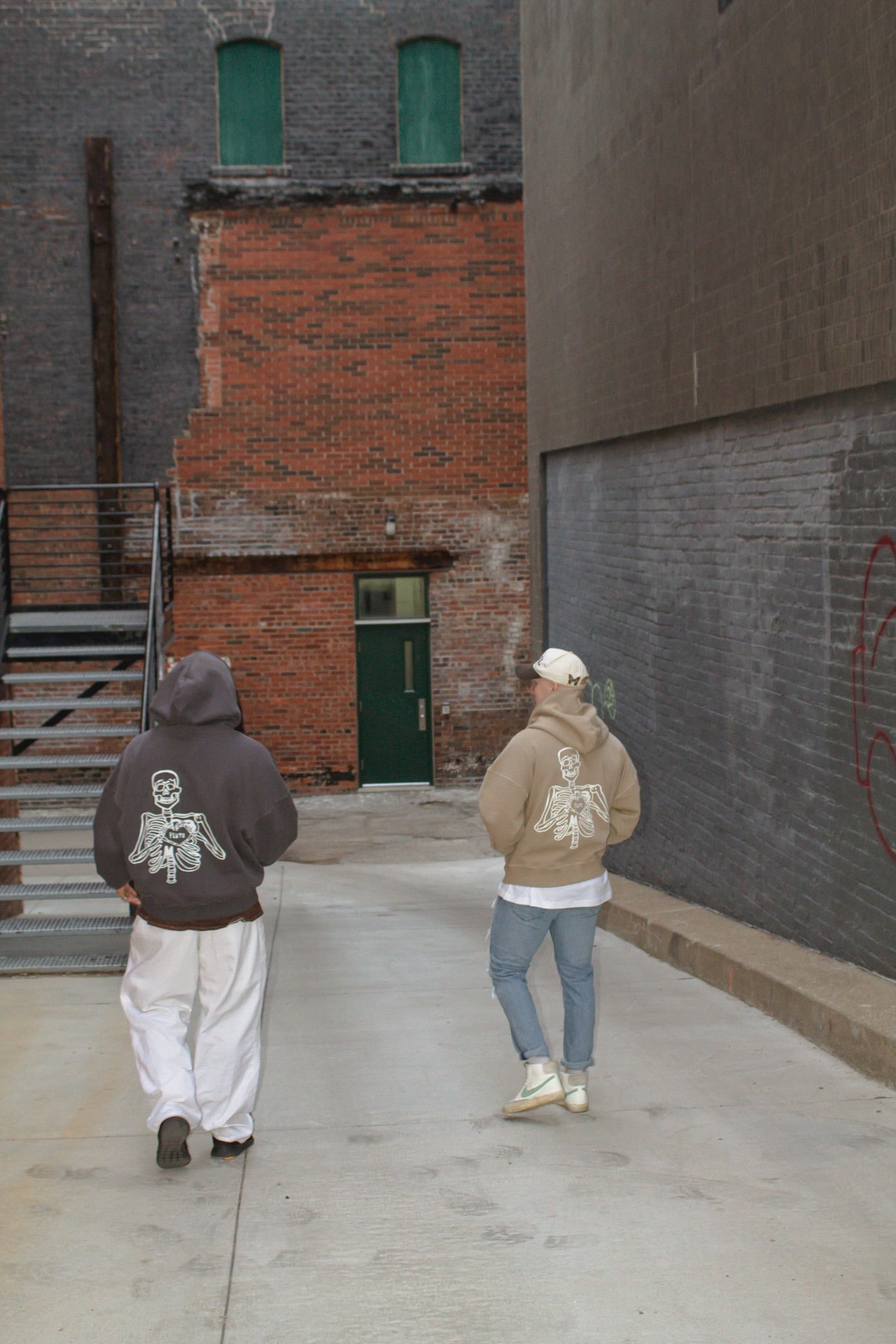 LOVE ZIP UP HOODIE SAND