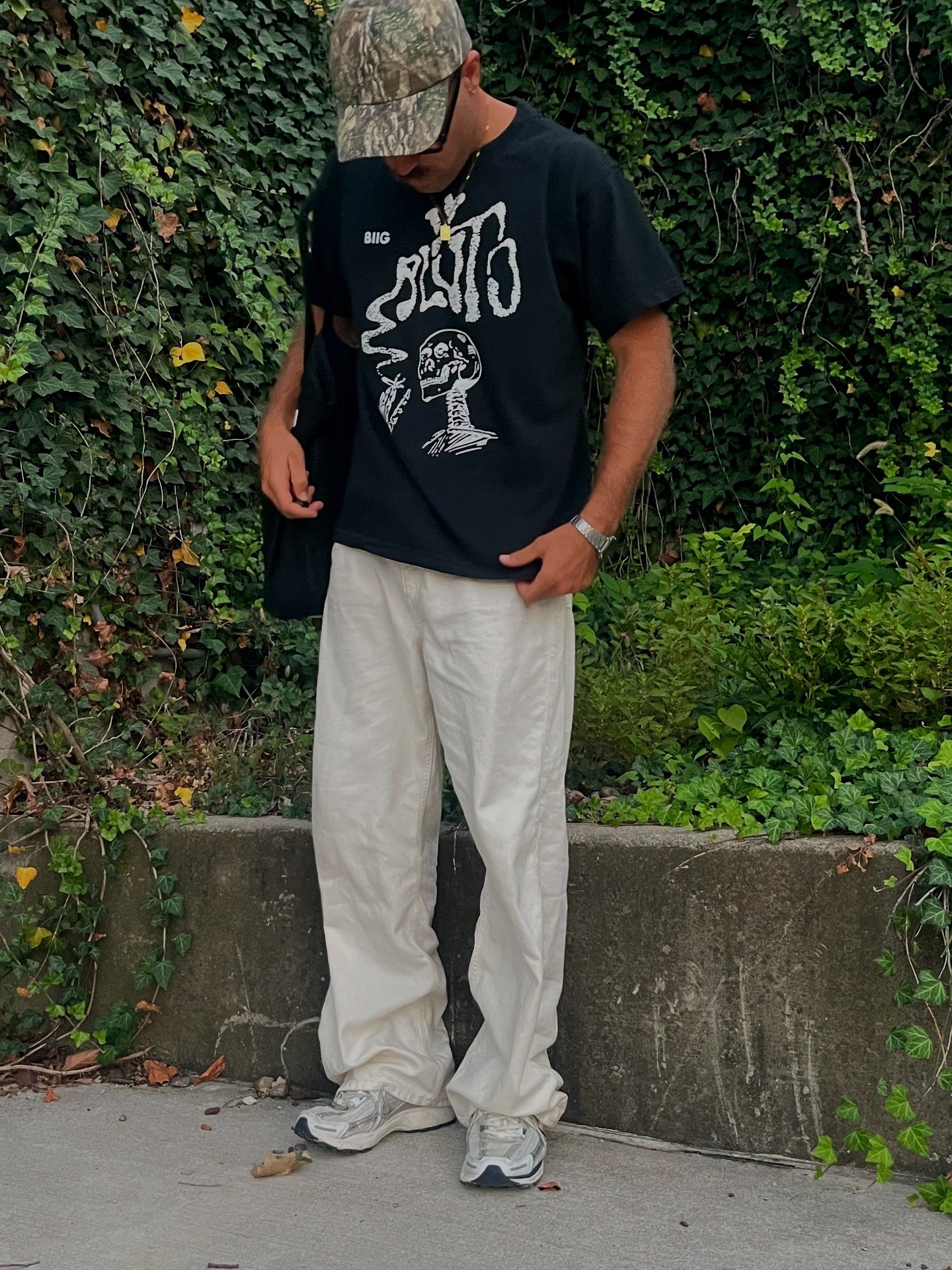 VINTAGE BLACK SKELLY TEE