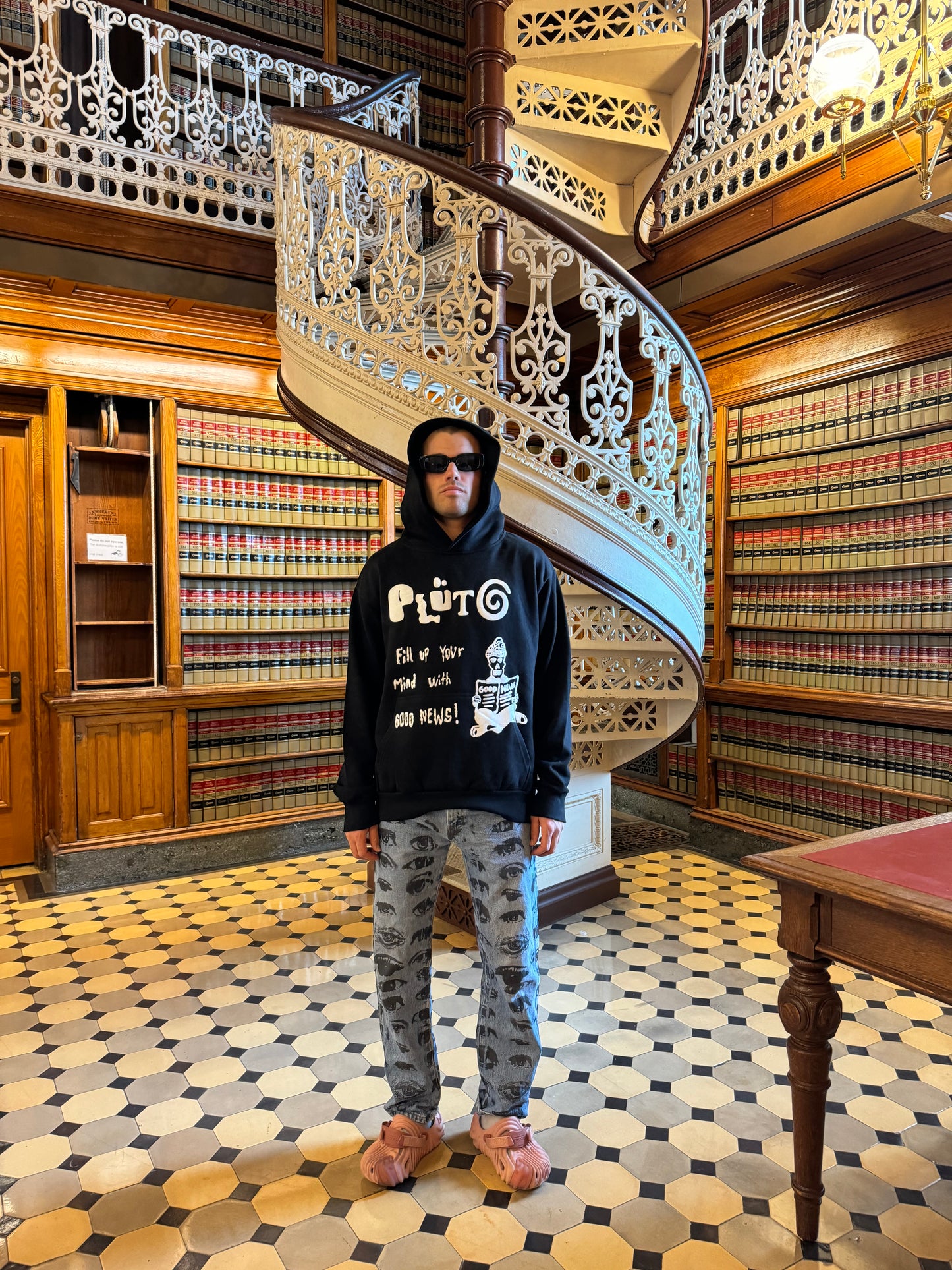 FILL YOUR MIND HOODIE
