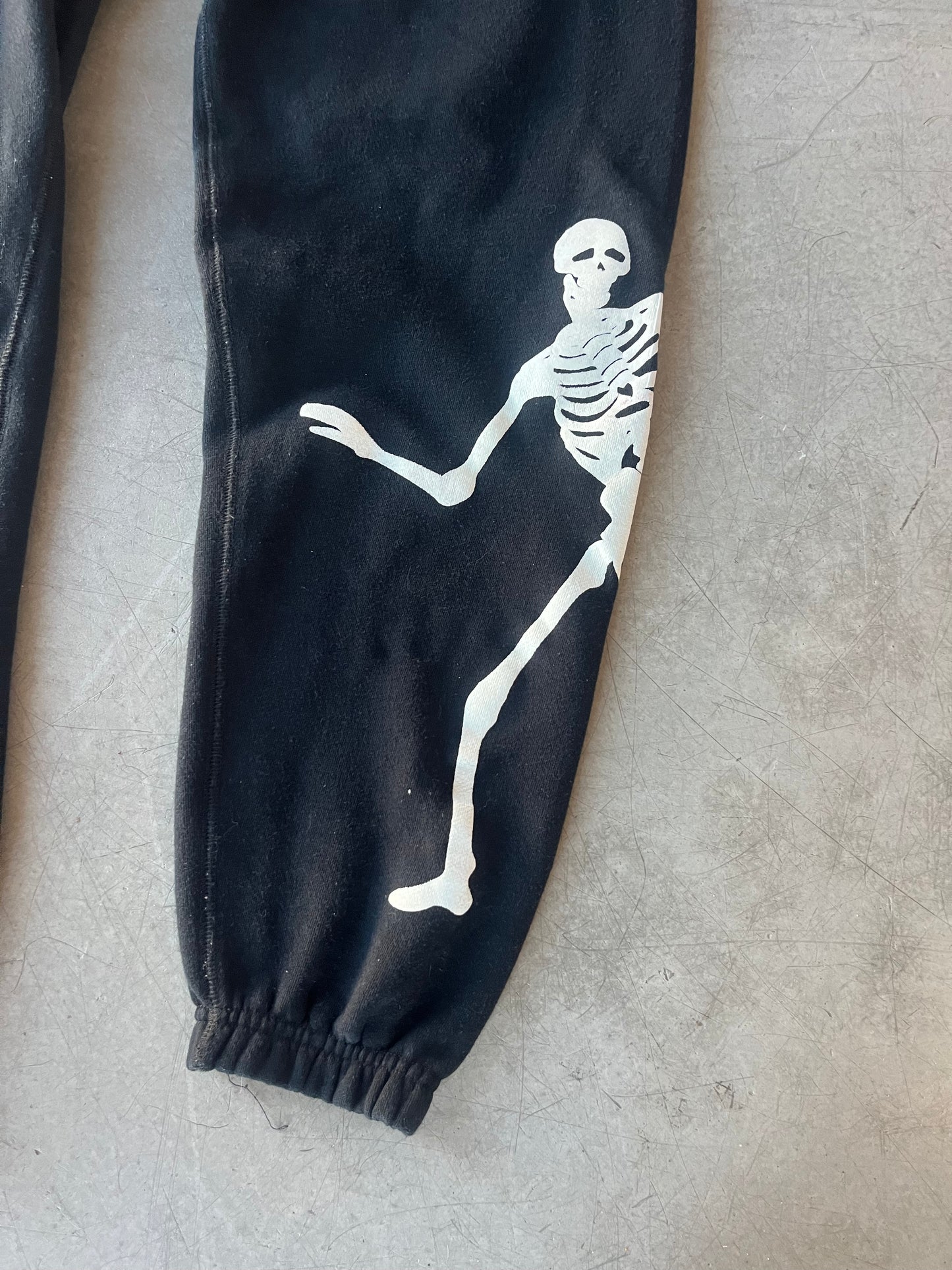 SKELLY SWEATS