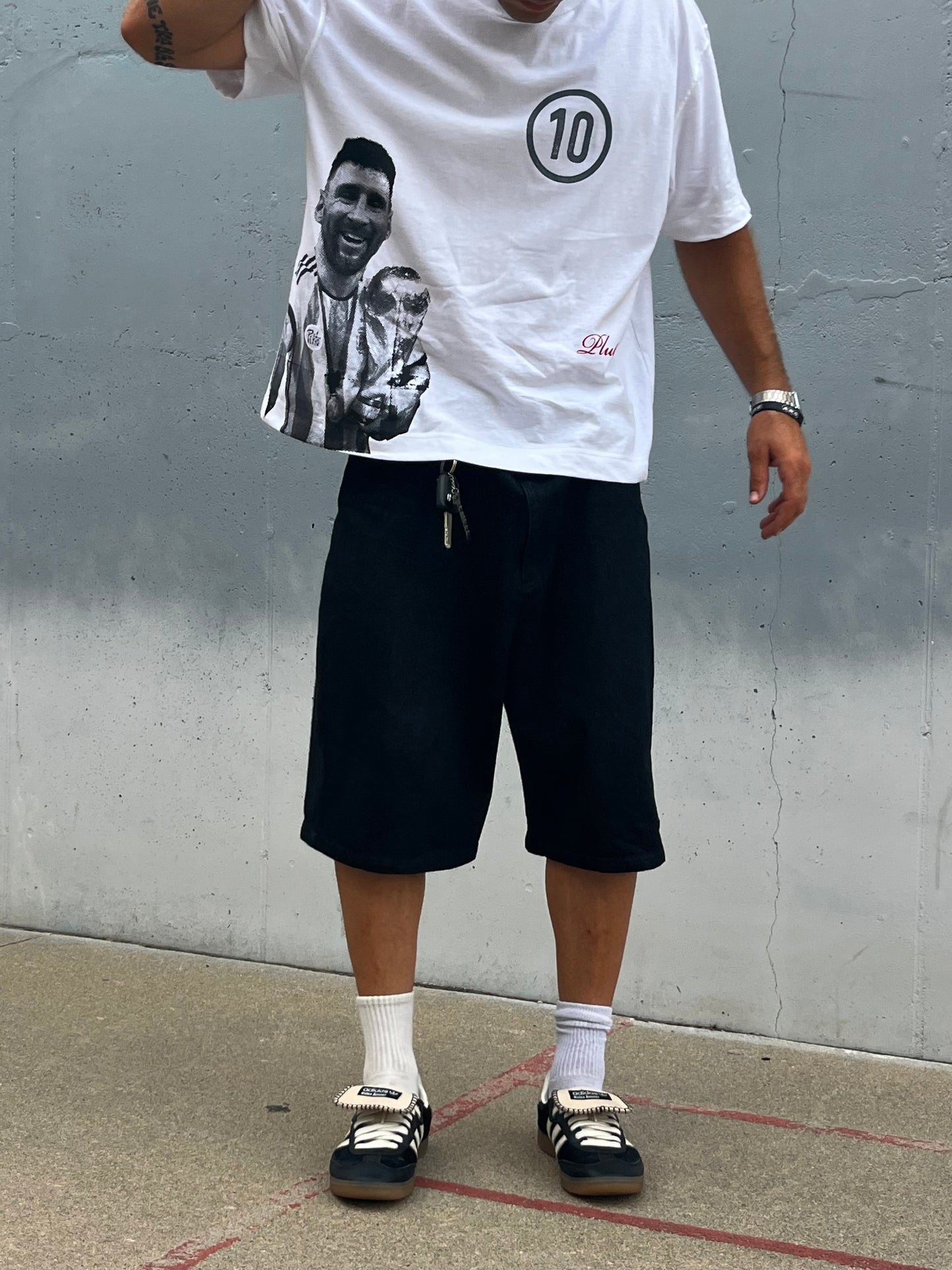 TROPHIES TEE