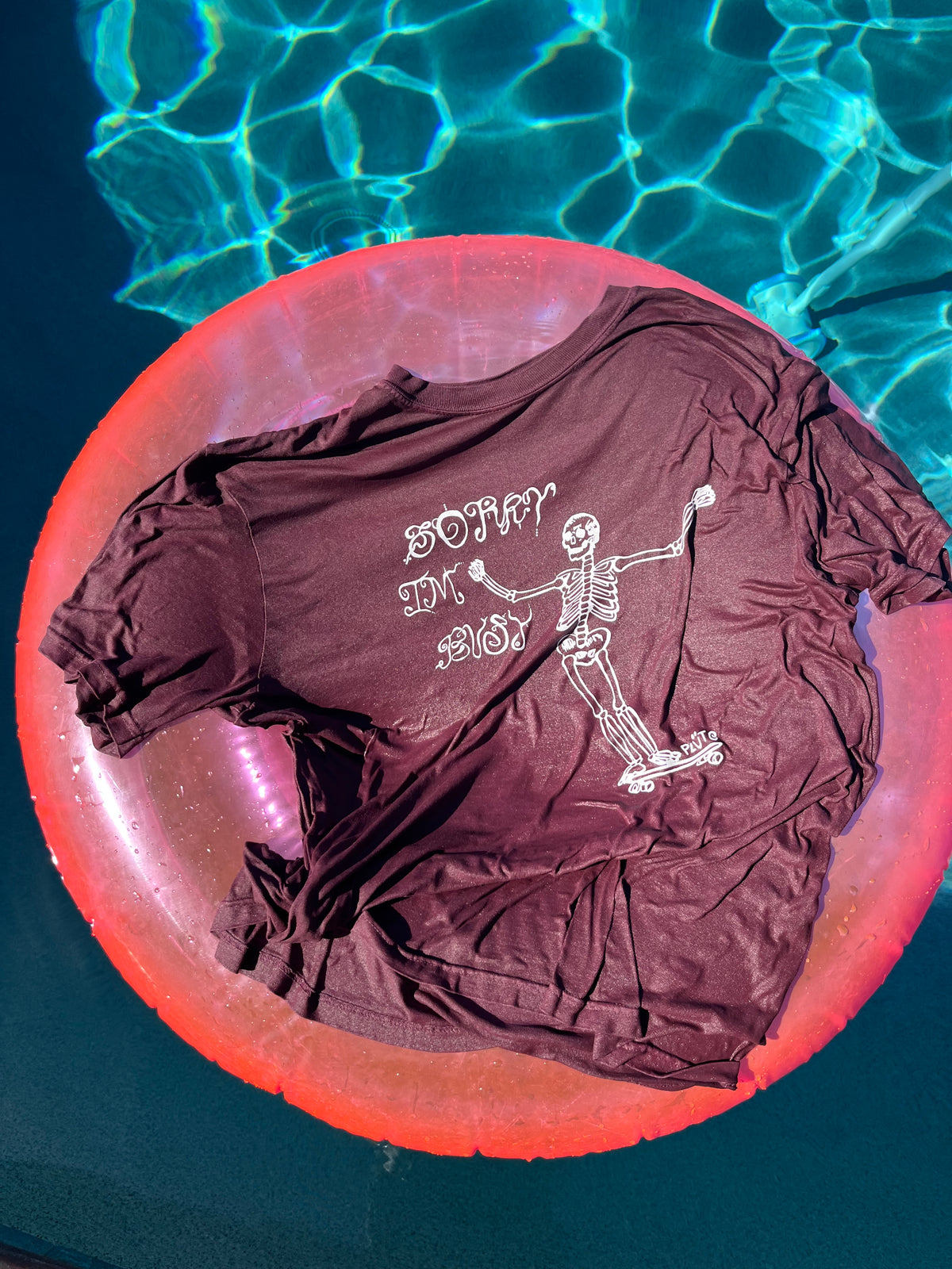 RASPBERRY “HANG TEN” TEE
