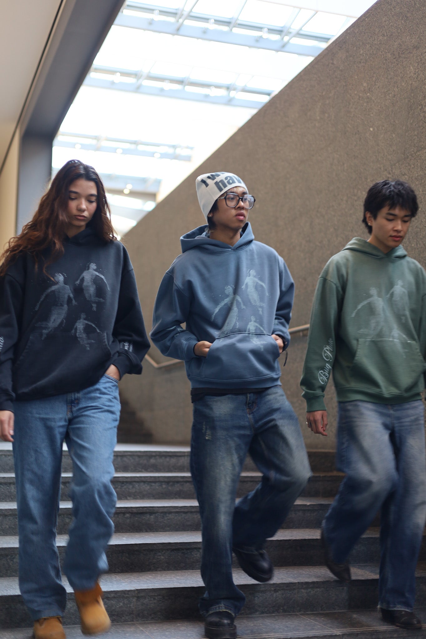 VINTAGE BLACK HOODIE