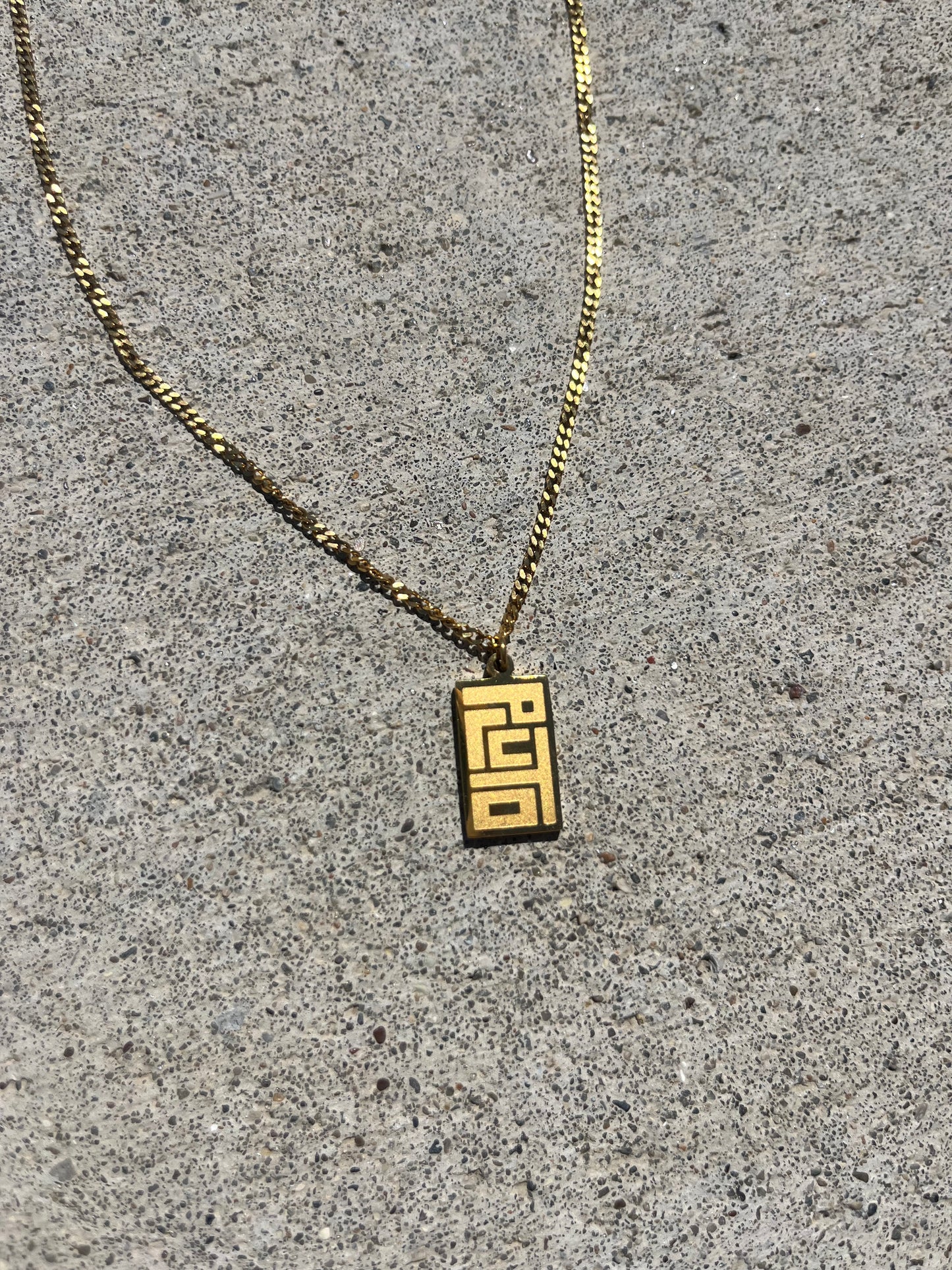 PLUTO PENDANT GOLD CHAIN