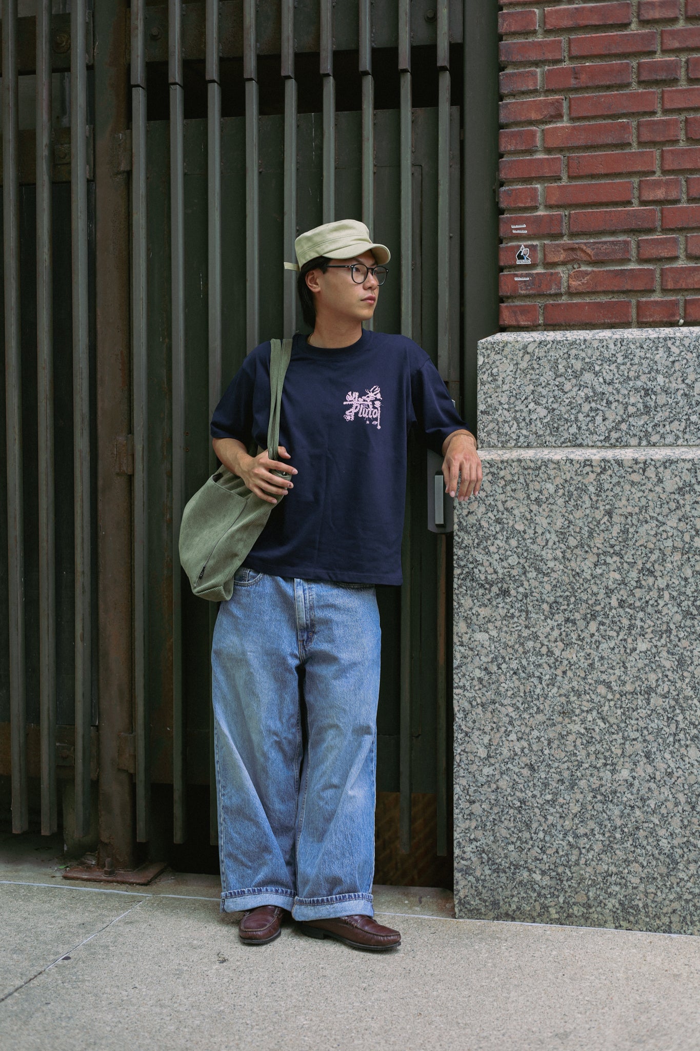 NAVY IN BLOOM TEE