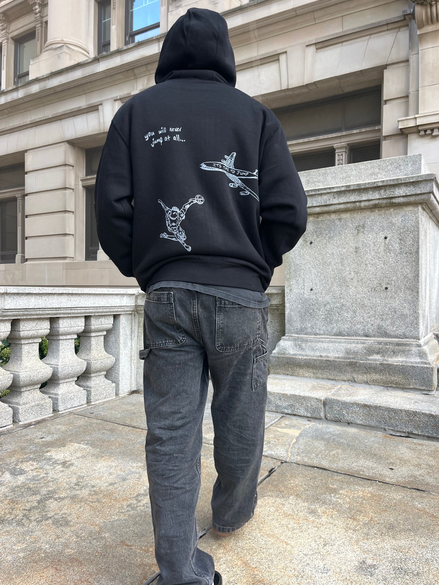 BLACK LEAP OF FAITH ZIP UP