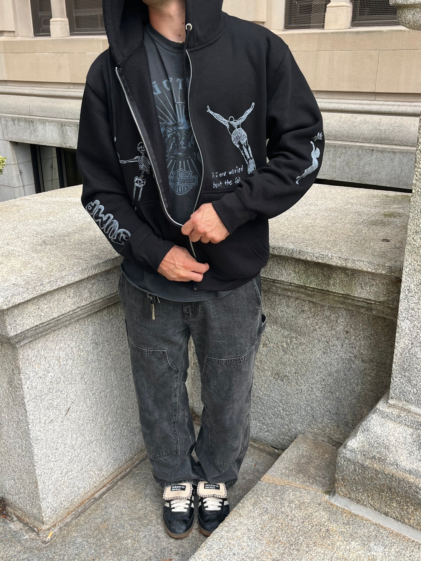 BLACK LEAP OF FAITH ZIP UP